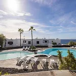 Apartament Tabaybas 7 Beachfront Pool Sea Views By Bayside Puerto del Carmen (Lanzarote)