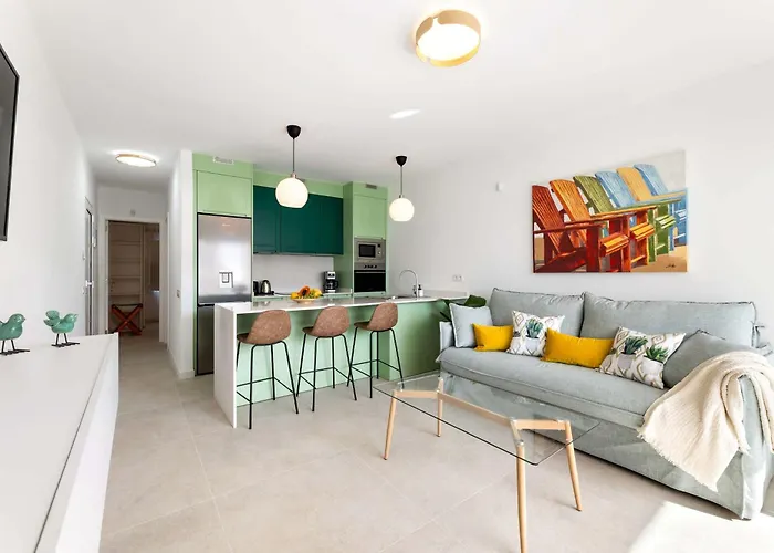 Tabaybas 7 Beachfront Pool Sea Views By Bayside 卡门港