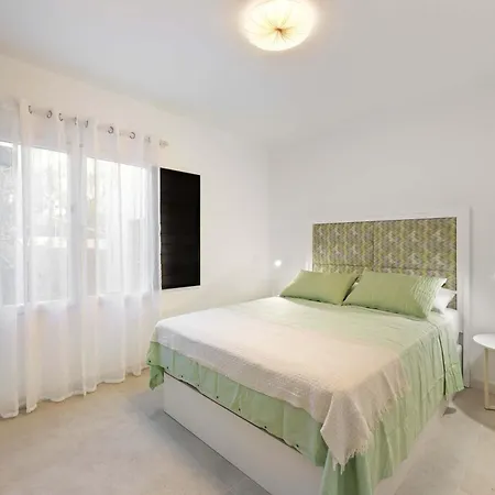 Tabaybas 7 Beachfront Pool Sea Views By Bayside شقة