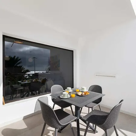 Apartment Tabaybas 7 Beachfront Pool Sea Views By Bayside